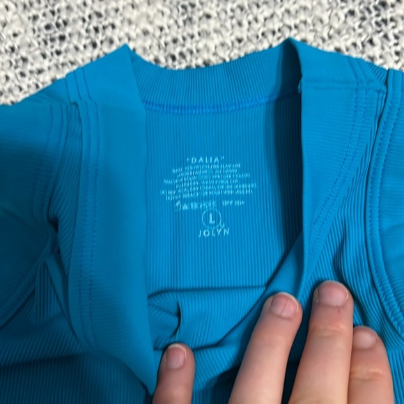 Jolyn Dalia Basic Top - Picture 5 of 7